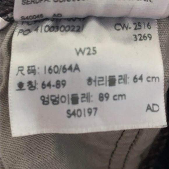 Black vintage levi jean shorts - Picture 4 of 4